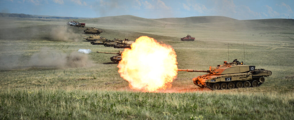 Challenger 2 tank crews training at BATUS. [Crown Copyright/MOD2014]